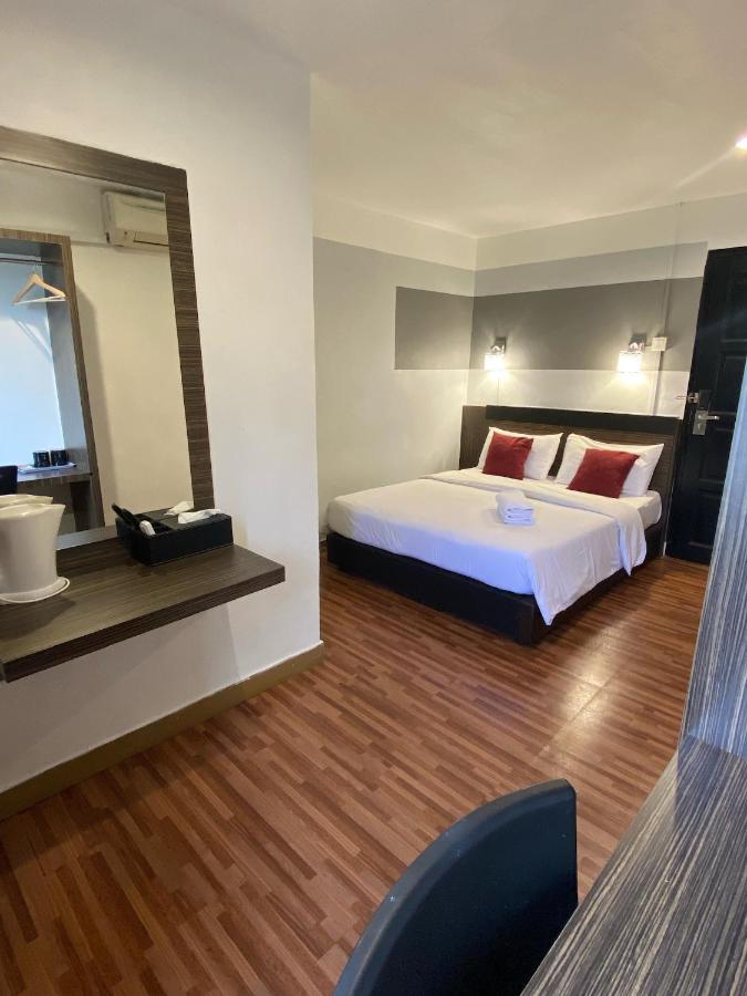 V Hotel Johor Bahru Zewnętrze zdjęcie